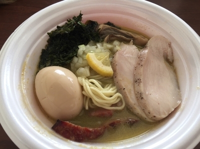 「【むじゃき&龍介】濃厚牡蠣鶏そば750円、全部トッピング250円」@水戸のラーメンまつりの写真