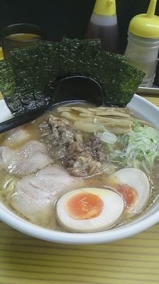 「醤油ラーメン（おすすめ）＋牛すじ丼（ランチ）」@牛骨らーめん ほうき屋の写真