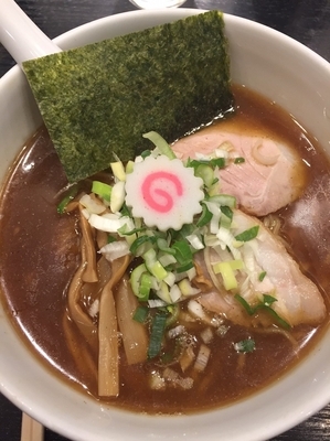 「中華そば（醤油）」@江戸前煮干中華そば きみはん 五反田店の写真