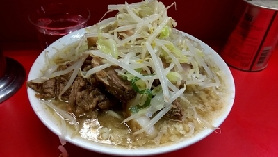 「小ぶた入りラーメン(700円)ニンニク」@ラーメン二郎 三田本店の写真