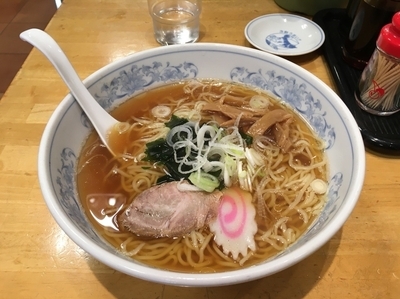 「ラーメンと餃子  594円」@ぎょうざの満洲 羽村駅前店の写真