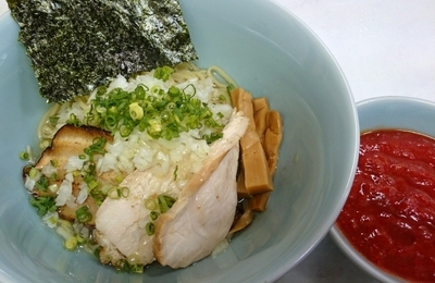 「【限定】牛骨まぜ トマカラソース 800円」@ラーメン 樂只の写真