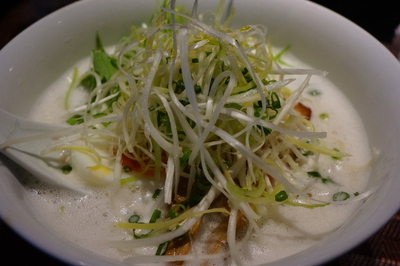 「鶏白湯ラーメン＋大盛＋白髪ネギ」@麺屋 奏音の写真