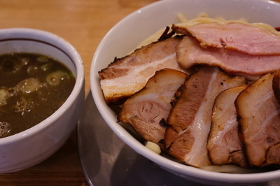 「つけ麺（大盛り無料）＋チャーシュー」@麺や 七彩 八丁堀店の写真