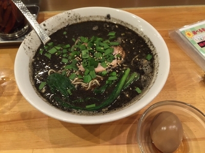 「黒担々麺 ＋茶玉子 850＋100円」@瀬佐味亭の写真