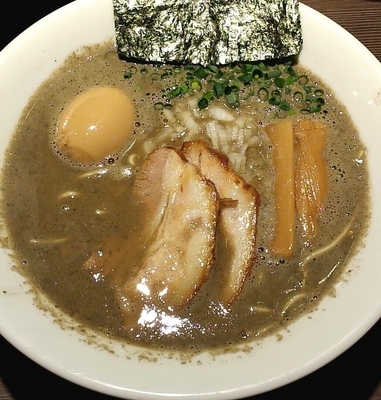 「【昼夜20食限定】極濃煮干しラーメン780円＋味玉」@つけ麺 一燈の写真