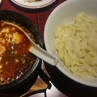 元祖頂天石焼麻婆豆腐刀削麺　880円