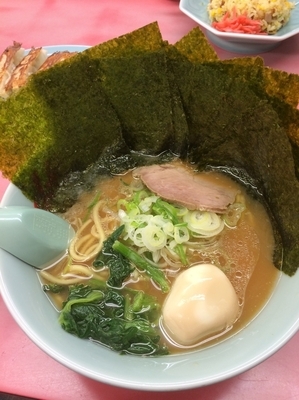 「醤油ラーメン＋海苔ダブル＋味付玉子」@山岡家 柏店の写真