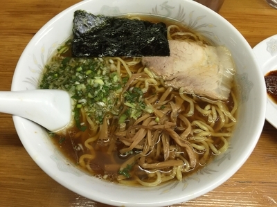 「醤油ラーメン(750円)+餃子(600円)」@えぞの写真