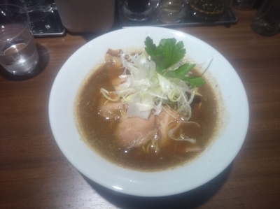 「超濃厚イカ煮干し中華そば」@麺屋 ねむ瑠の写真