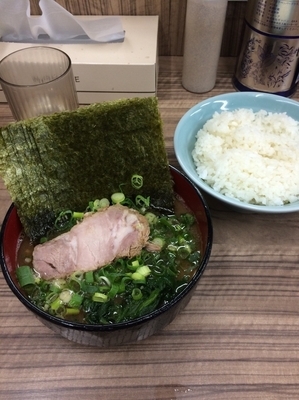 「チビラーメン＋青ネギ＋海苔」@横浜家系ラーメン武蔵家 松戸店の写真
