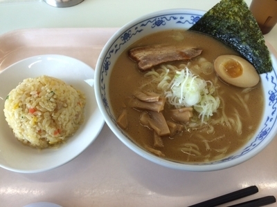 「酒々井ラーメンミニ炒飯セット（９５０円）」@東関東自動車道 酒々井PA（下り）スナックコーナーの写真