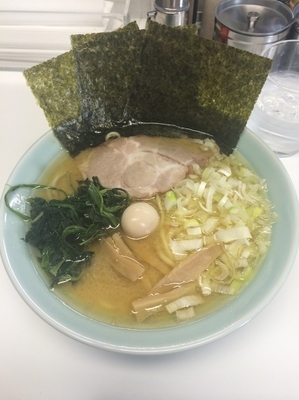 「豚骨醤油ラーメン」@横浜ラーメン あづま家の写真