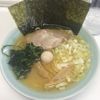 豚骨醤油ラーメン
