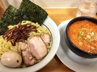 「山形辛味噌つけめん 900円 + 肉めし（無料サービス）」@麺や 極 日本橋箱崎町店の写真