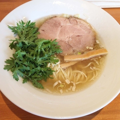 「和風だしの塩らーめん　800円」@らーめんキッチン いいづかの写真