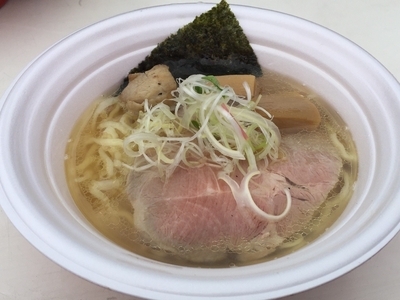 「【龍のひげ＆虎徹】ibaraki地鶏と魚介のSOBA白醤油仕立て」@水戸のラーメンまつりの写真