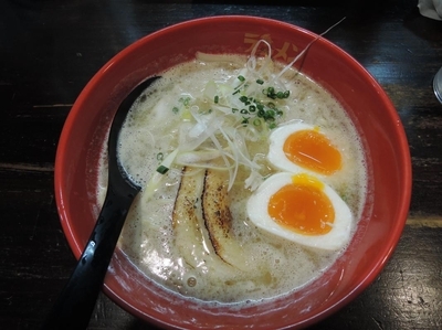 「魚介とんこつ」@ラーメン海鳴の写真