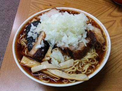 「大らーめん、やくみ（750+50円）」@梅乃家の写真