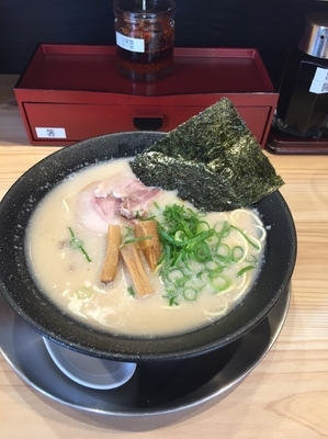 「白」@一番軒 三田店の写真