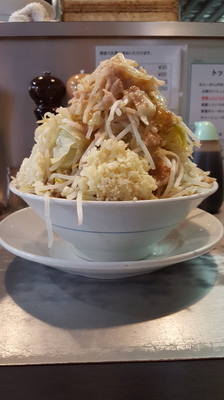 「ラーメン680円(硬め、野菜増々大蒜脂)」@らーめん大 練馬店の写真