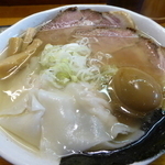 「塩雲呑麺（８８０円）煮玉子（１３０円）チャー（１３０円）」@上州地鶏ラーメン 翔鶴の写真