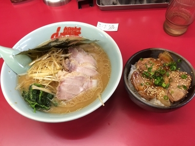 「醤油ネギチャーシュー麺+ミニチャーシュー丼／￥860+320」@山岡家 狭山店の写真