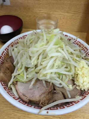 「小ラーメン ニンニク 生卵」@ラーメン二郎 環七新新代田店の写真