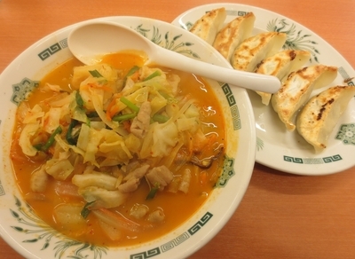 「モツ野菜ラーメン＋餃子セット770円」@日高屋 渋谷宮下公園前店の写真