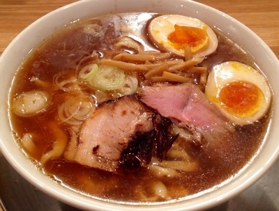 「味玉らーめん(醤油) 　 970円」@麺や 七彩 八丁堀店の写真