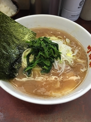 「ラーメン中盛」@横浜ラーメン 町田家 新宿南口店の写真