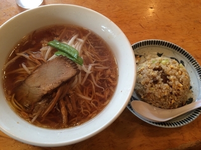 「ラーメン600円、半チャーハン400円」@香湯ラーメン ちょろり 恵比寿店の写真