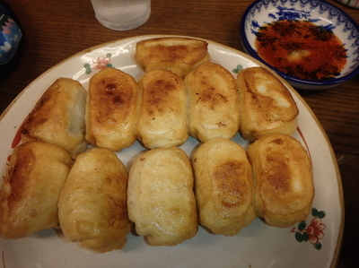 「10個定食中盛ご飯(860円)、蒸餃子(470円)」@ホワイト餃子 広島店の写真