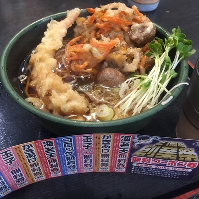 「秋栗とあさりの冷しかきあげそば（￥480）＋海老天（クーポン」@ゆで太郎 南青山一丁目店の写真