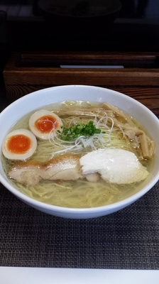「味玉塩ラーメン　大盛」@麺や金時の写真