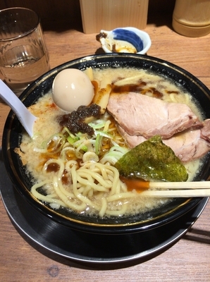 「特製中華そば900円＋シュリンプ100円」@六厘舎 大崎店の写真