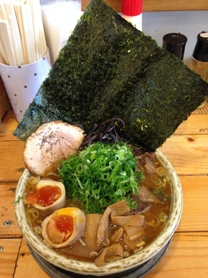 「軽井沢あってり麺（しょうゆ、大盛り）＋全部のせスペシャル」@あってりめんこうじの写真