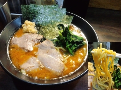 「辛味噌とんこつ固めニンニク750円」@横浜家系 ぱるぷん亭の写真