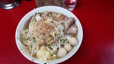 「ラーメン小豚800円＋ウズラ100円」@ラーメン二郎 西台駅前店の写真