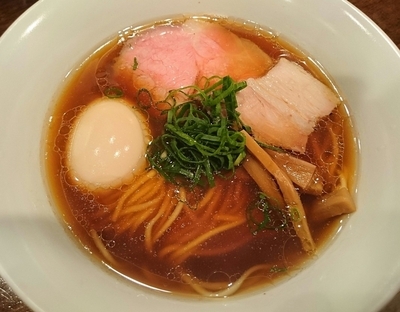 「味玉醤油拉麺」@創作麺工房 鳴龍の写真