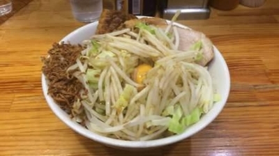 「小ラーメン＋汁なし」@ラーメン神豚 横須賀中央店の写真