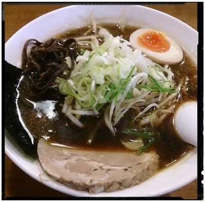 「焦がし醤油らーめん 700えん」@ばんくるラーメンの写真