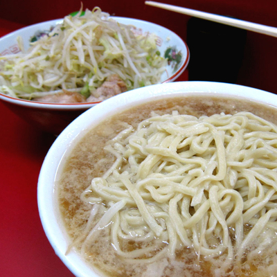 「麺マシ 大ラーメン 830円（ヤサイマシマシ・ニンニク少し）」@ラーメン二郎 京急川崎店の写真