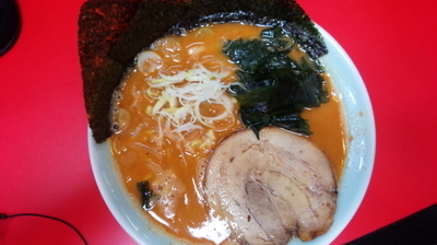 「辛味噌ラーメン」@とんこつラーメン松平 六浦店の写真