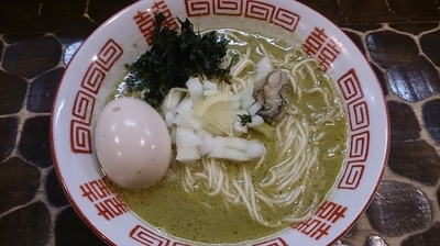 「【限定】濃厚牡蠣鶏そば+味玉+替え玉」@特級鶏蕎麦 龍介の写真
