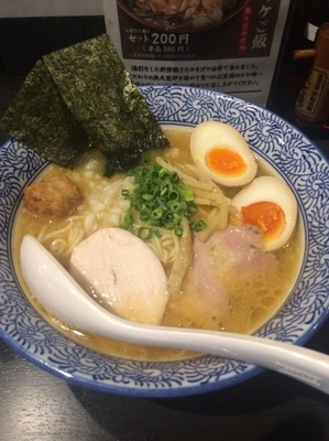「濃厚鶏骨醤油そば」@麺屋武一 初台店の写真