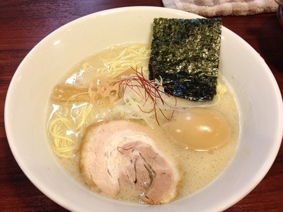 「塩とんこつらーめん+味付玉子」@麺屋 蓮花の写真
