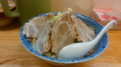 「ラーメン中盛(400g)（600円）+  肉増し(200円)」@らーめん きじとらの写真