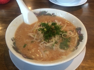 「豚骨ラーメン+チャーハン」@ステップの写真