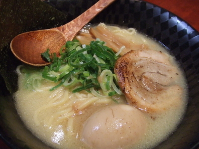 「【２８日限定】鶏塩白湯味玉らぁめん ８５０円」@小杉らぁめん 夢番地の写真